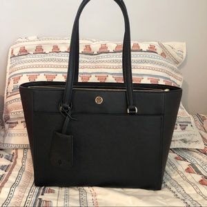 Tory Burch | NWT Robinson Small Tote Black